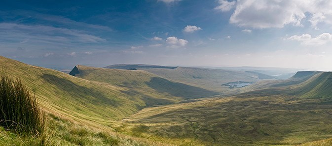 Bryniau aur fy ngwlad