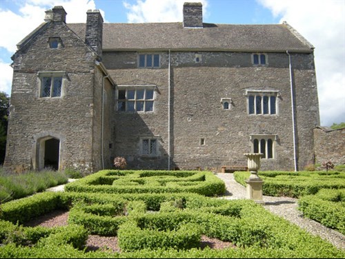 llancaiach_fawr_500x375.jpg